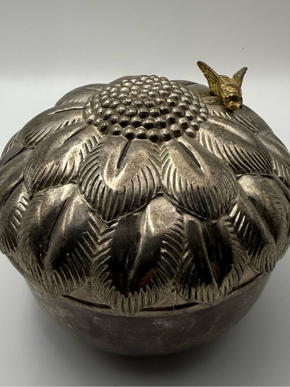 Godinger Silvertone Metal
Sunflower & Honeybee Lidded
Trinket Box 4 in.